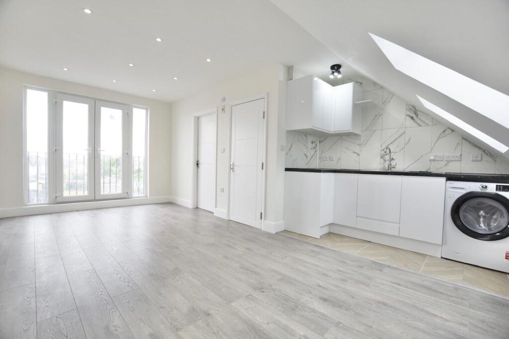 Main image of property: Meads Lane, Seven Kings, IG3
