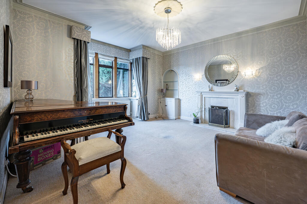 99 Dukes Road, Burnside, Glasgow, G73 photo 3