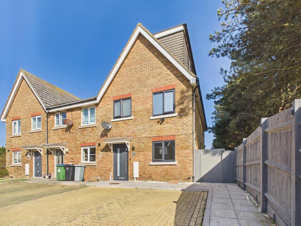 Main image of property: Roundhouse Crescent, Peacehaven