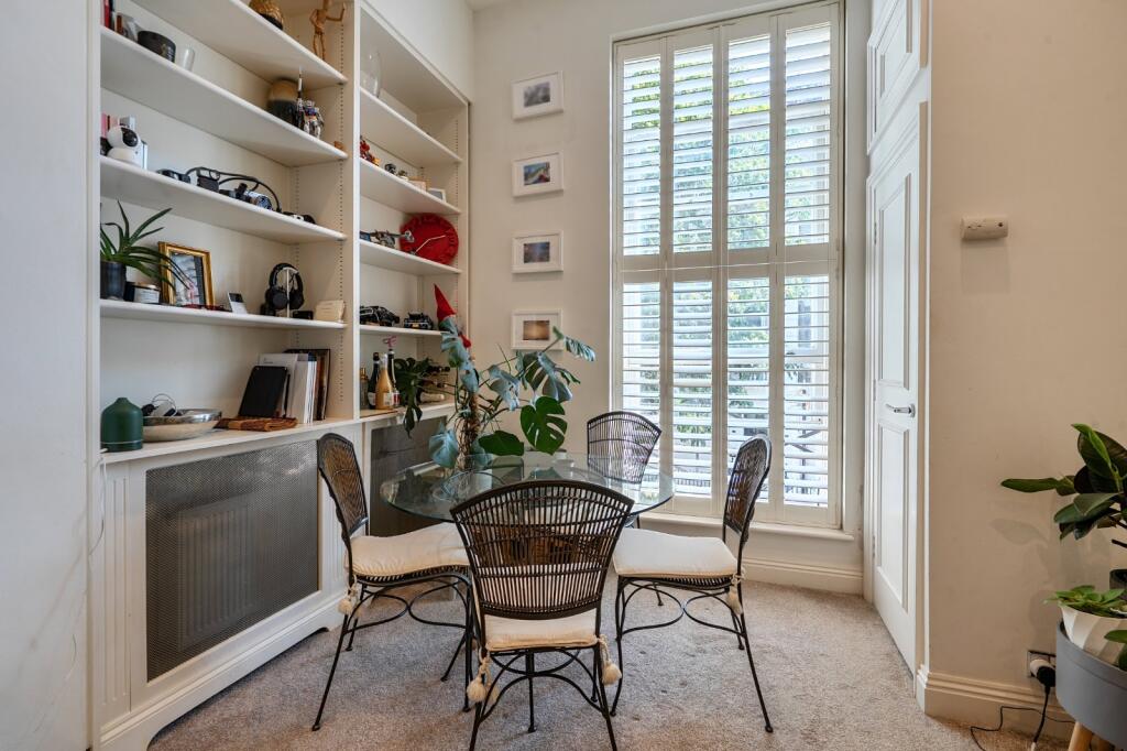 Apartment in London - More