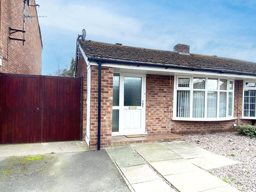 2-bed house on Sutton Road, Admaston, Telford, Shropshire, TF5, £229,950