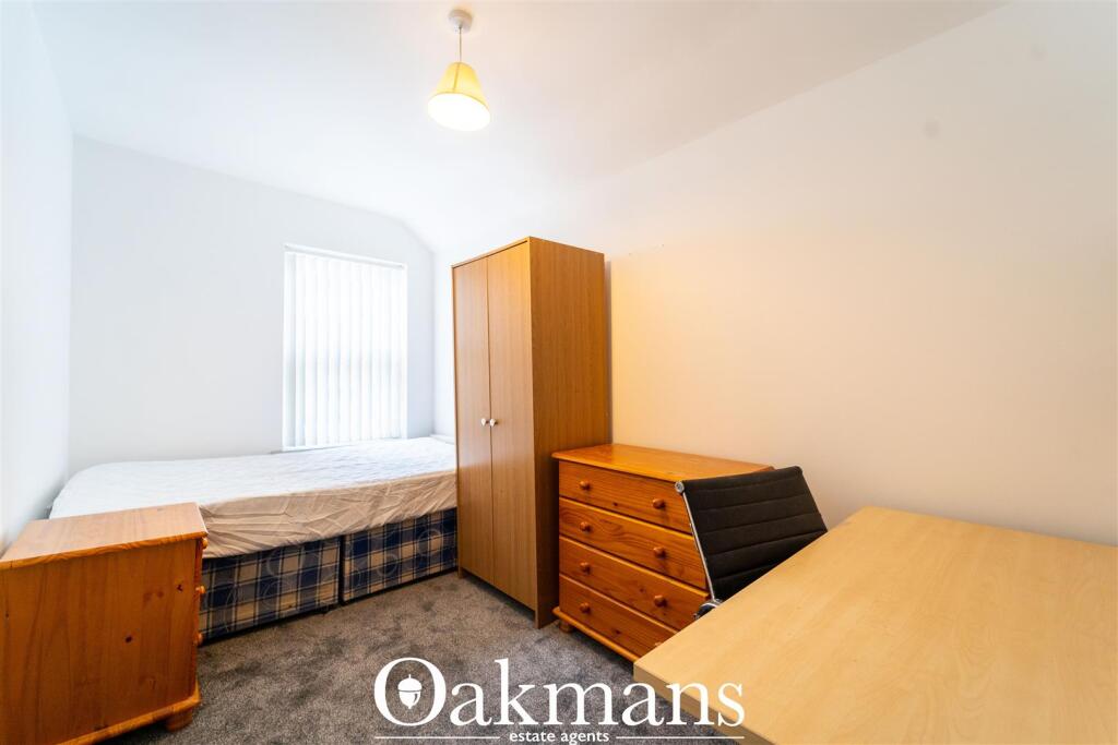 6 bedroom house for rent