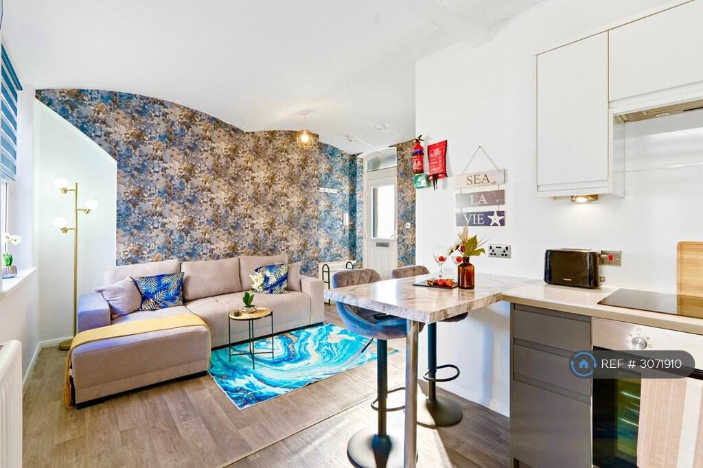 Apartment in Brighton - View 4
