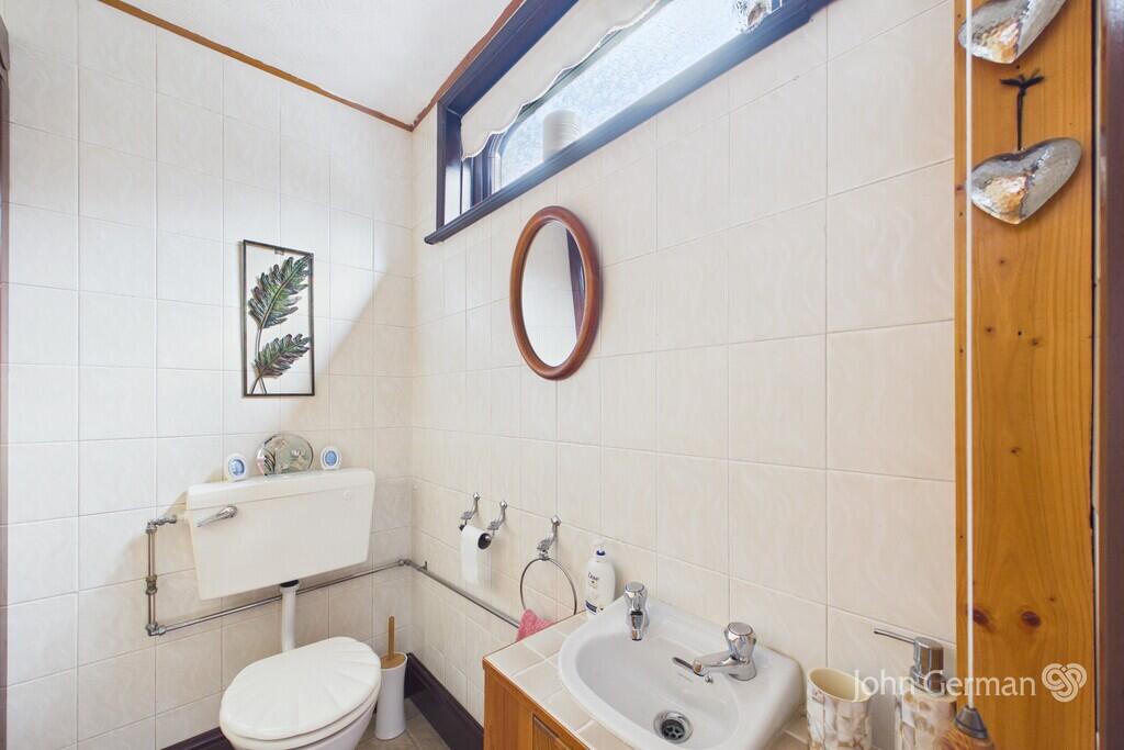 House in Stoke-on-Trent - More