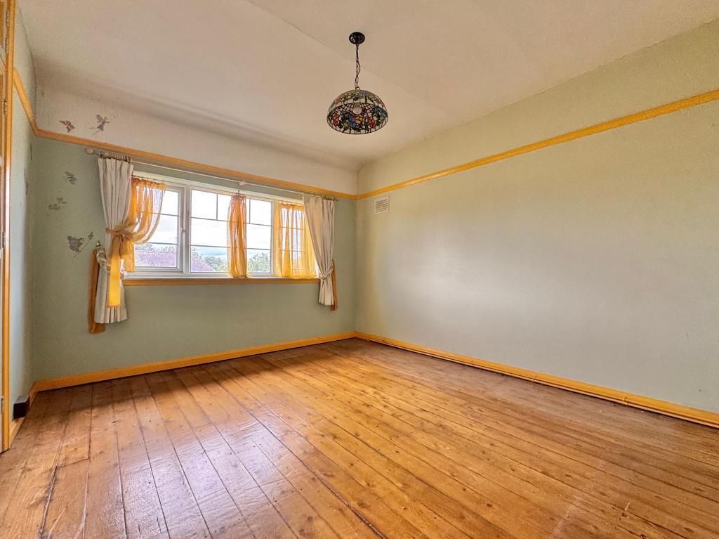 House in Sandwell, King’s Hill - More