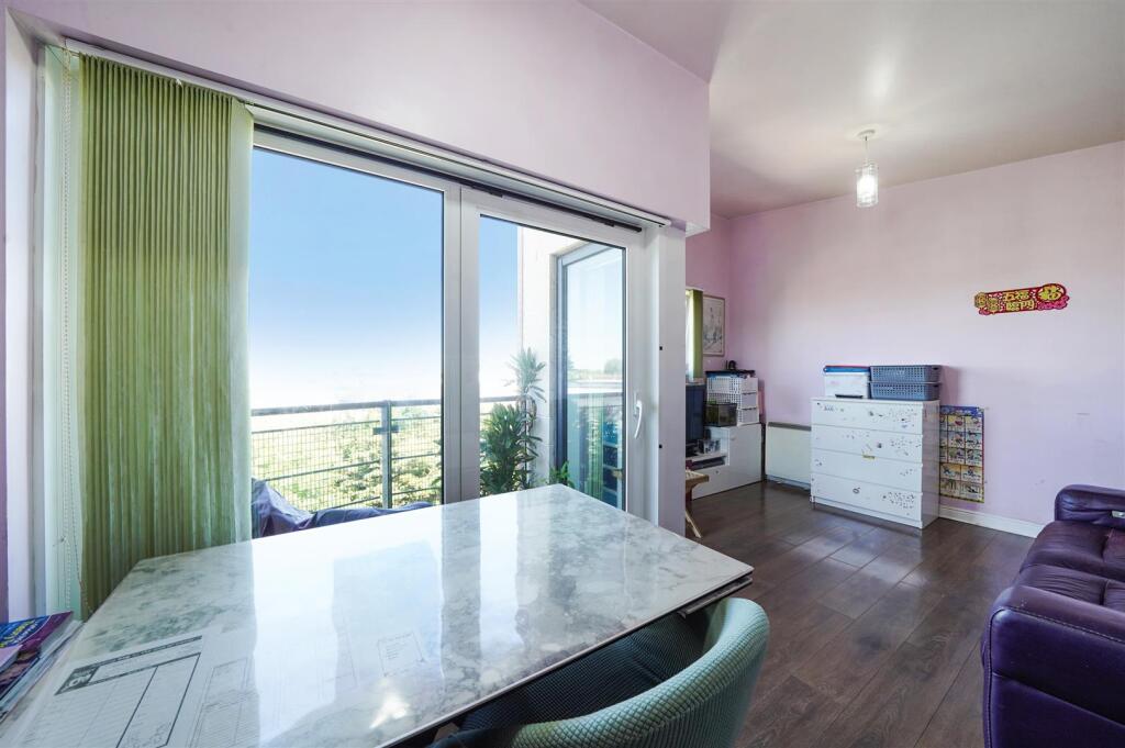 Apartment in London - More