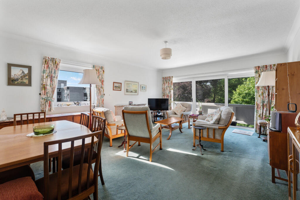 Apartment in Glasgow, Hillfoot, East Dunbartonshire - View 2