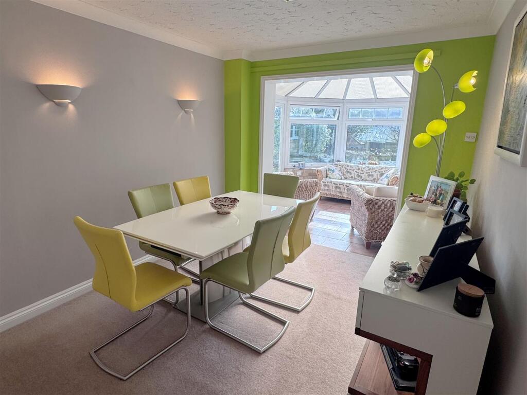 House in Newbury, West Berkshire - More