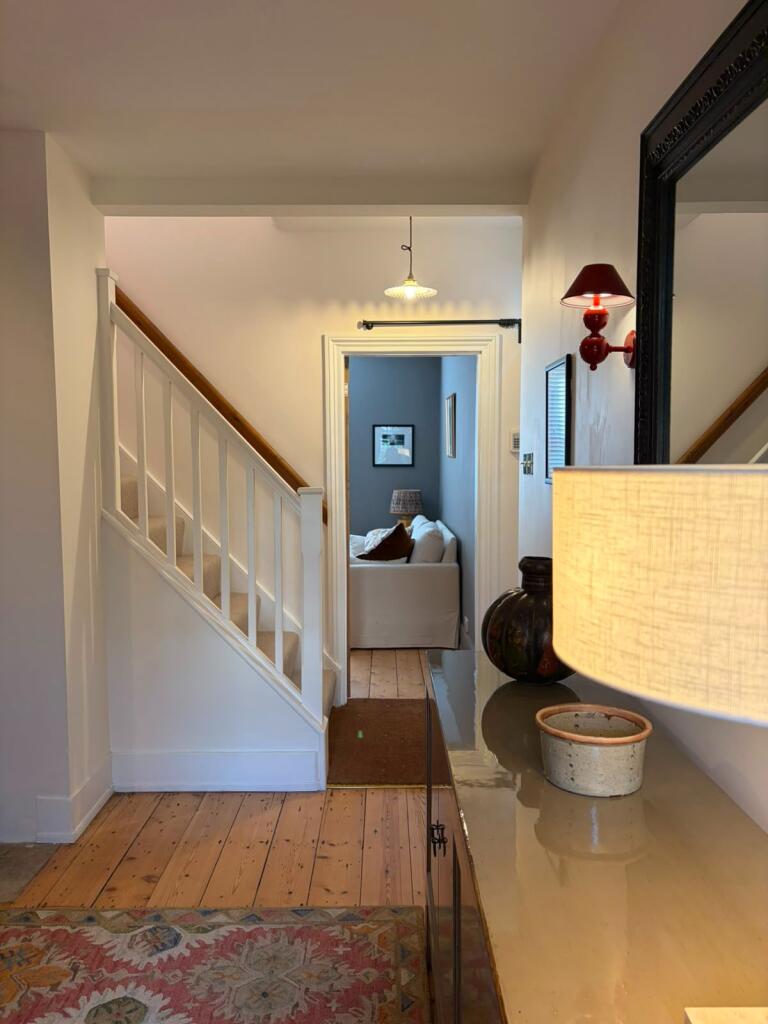 House in Guildford - View 5