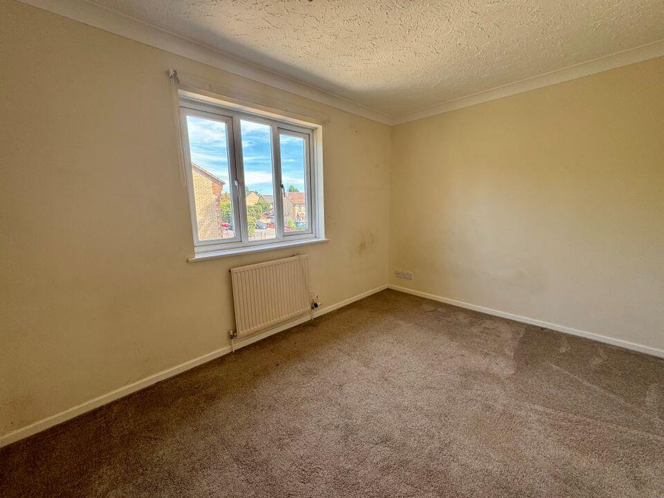 House in Swindon, Haydon Wick - More