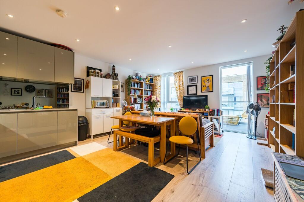 Main image of property: Smithfield Square N8, Harringay, London, N8