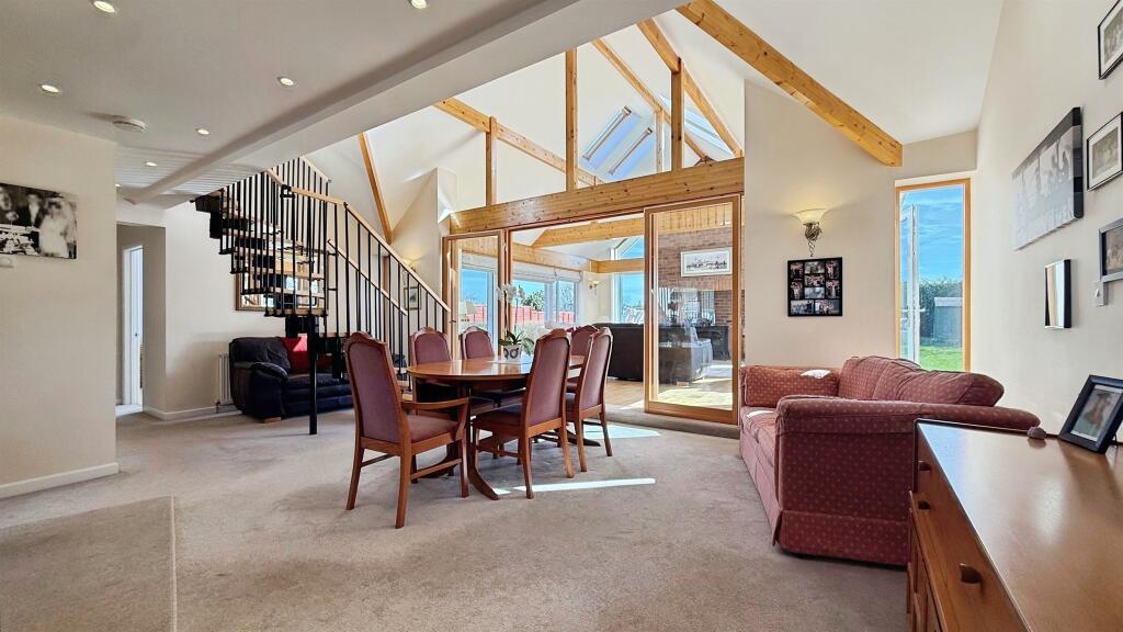 Main image of property: Mountford Close, Wellesbourne, Warwick