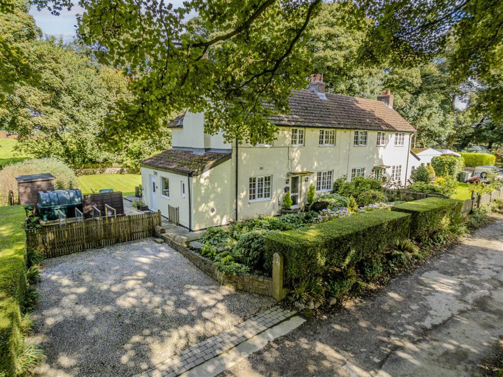 4-bed semi-detached on Brook House Drive, Buxton, Derbyshire, SK17 7HW, £450,000