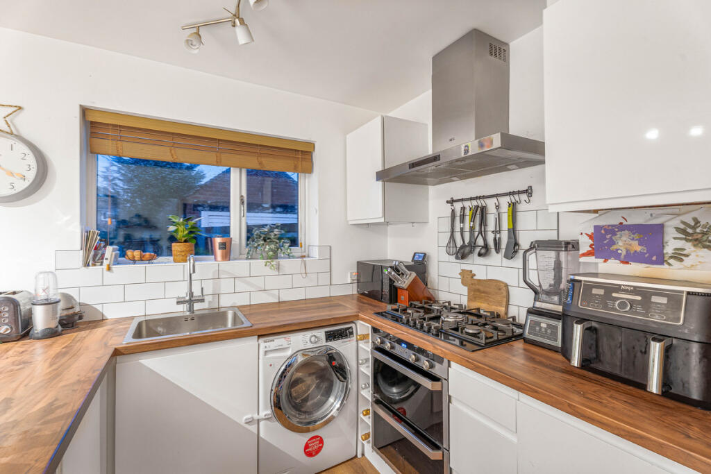 Hazel Crescent, Kidlington, OX5 photo 3