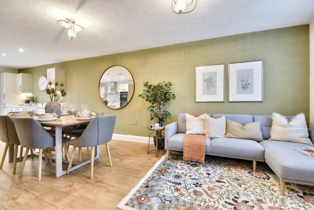 House in Worcester - View 4