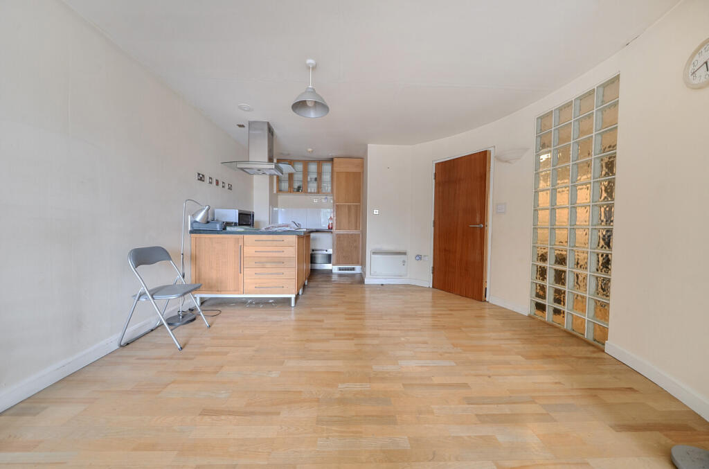 Apartment in Ipswich - View 4
