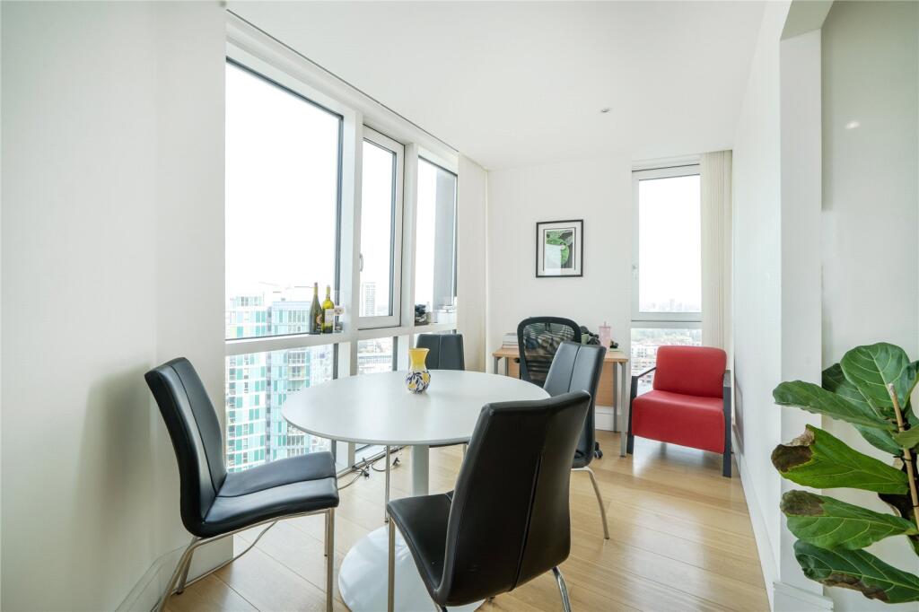 Apartment in London - More