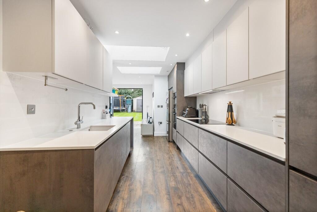 Ashbourne Avenue, Temple Fortune, London, NW11 photo 3