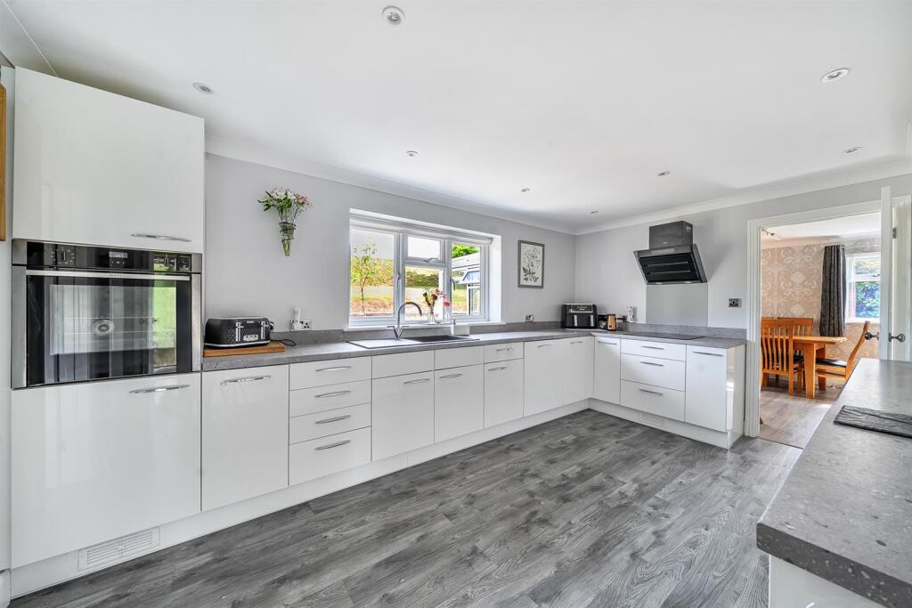 House in Taunton - View 3