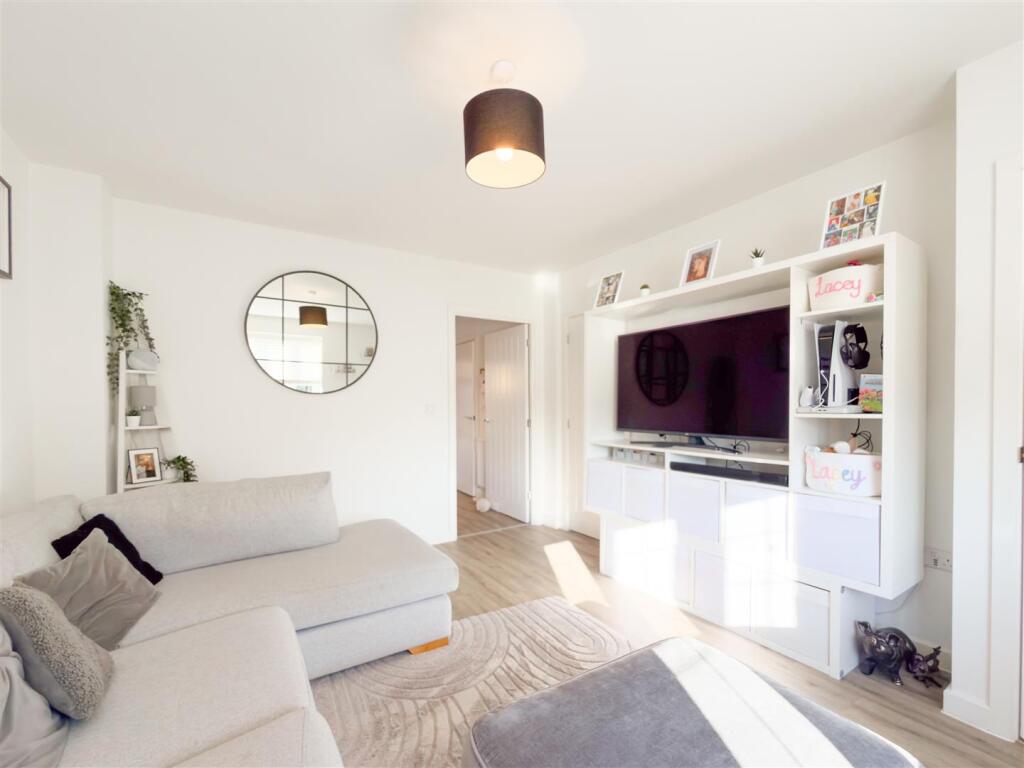 House in Swindon - View 5