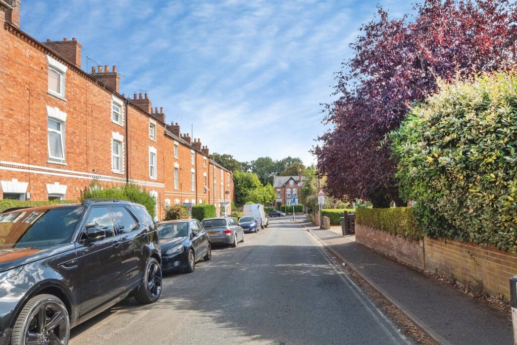 House in Oxford - More