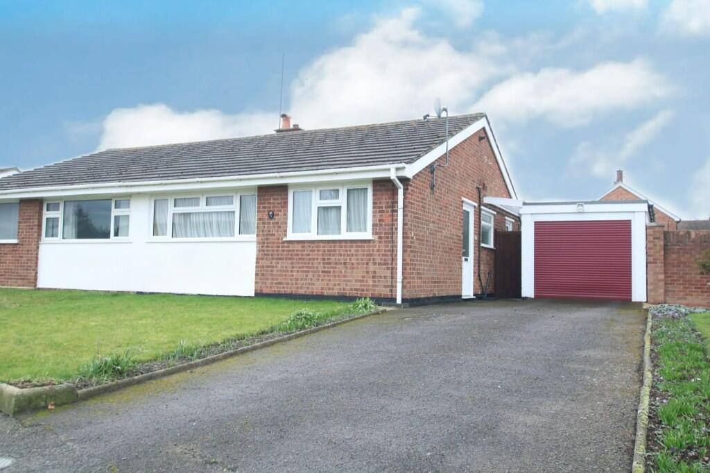 2-bed bungalow on Leggatt Drive, Bramford, Ipswich, Suffolk, IP8, £285,000