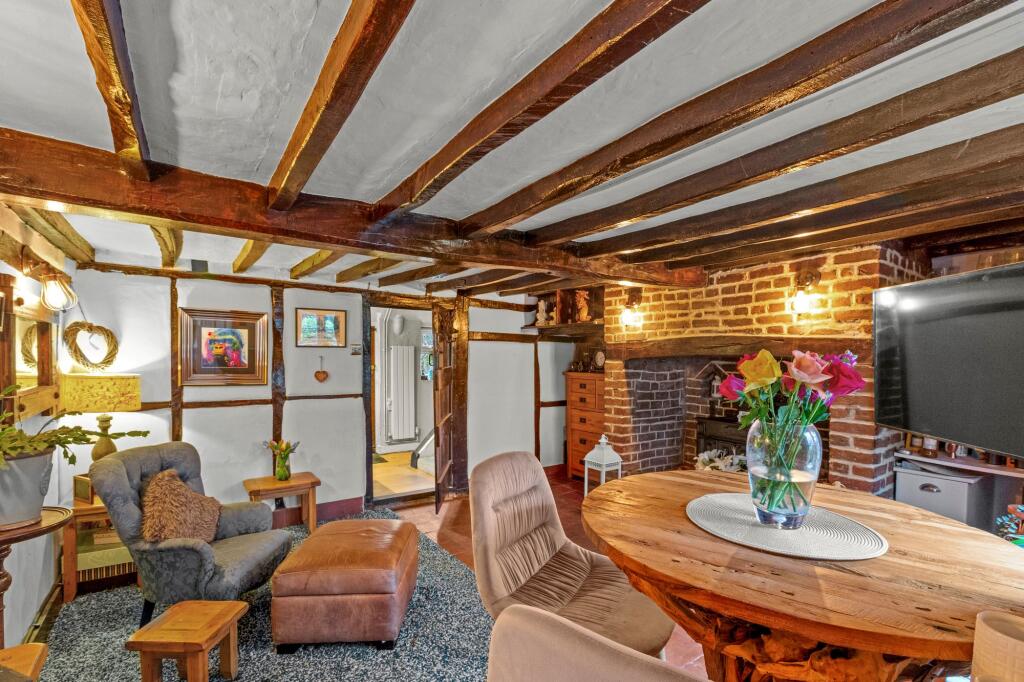 House in Ellesborough, Terrick - More