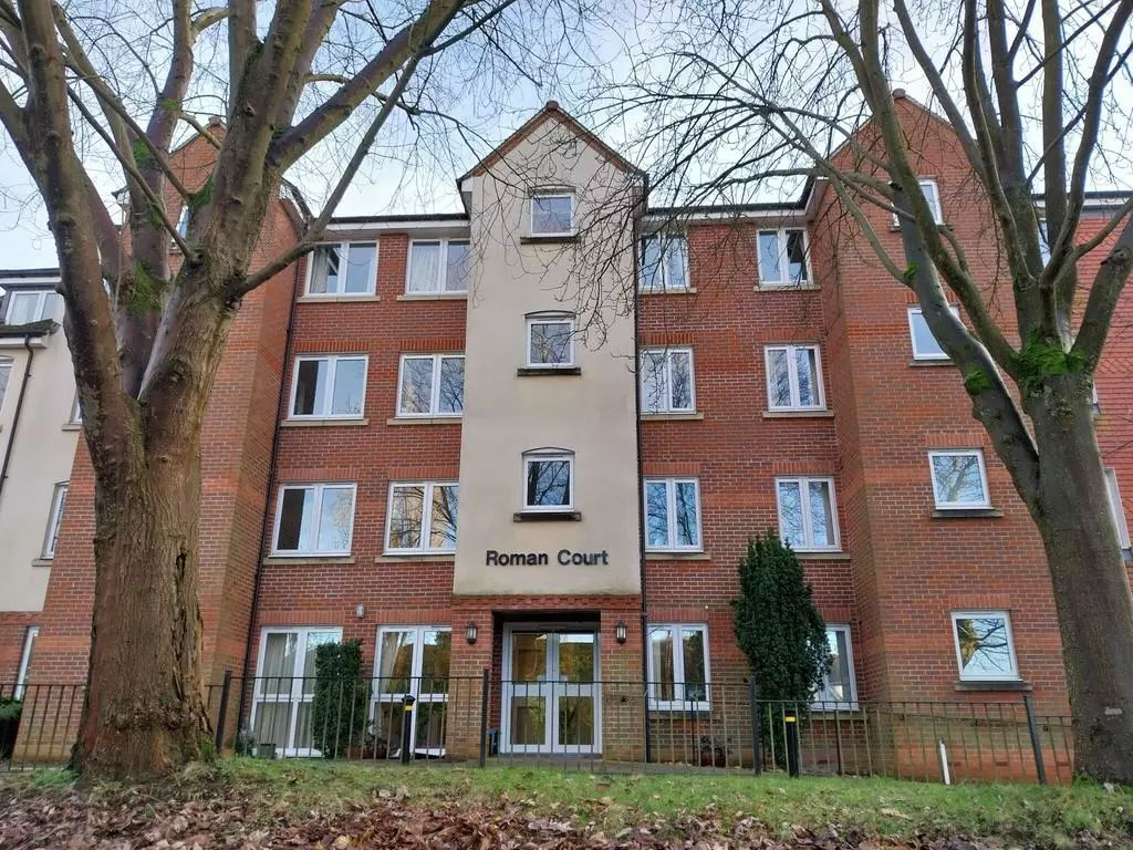 1-bed other on High Street, Edenbridge, Kent, TN8 5LW, £10,000