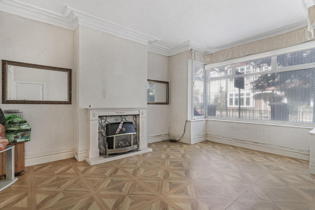 House in London - View 2