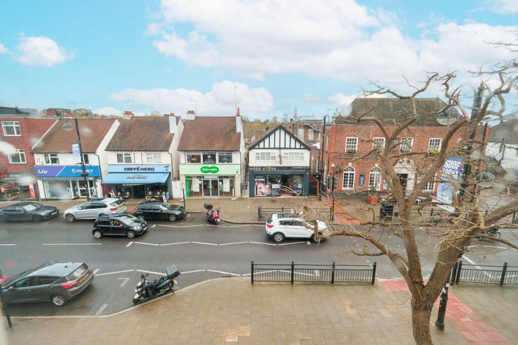 Apartment in Ilford - View 2