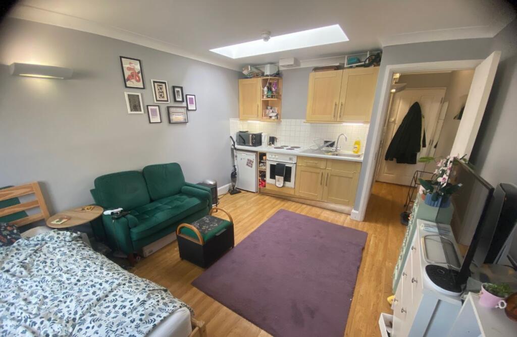 Apartment in Brighton, Queen's Park - View 3