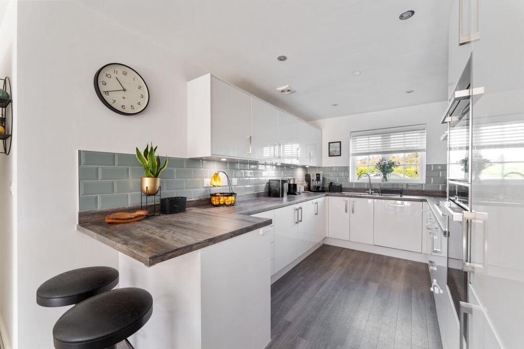 Stunning Four Bedroom Townhouse with a Twist - View 4