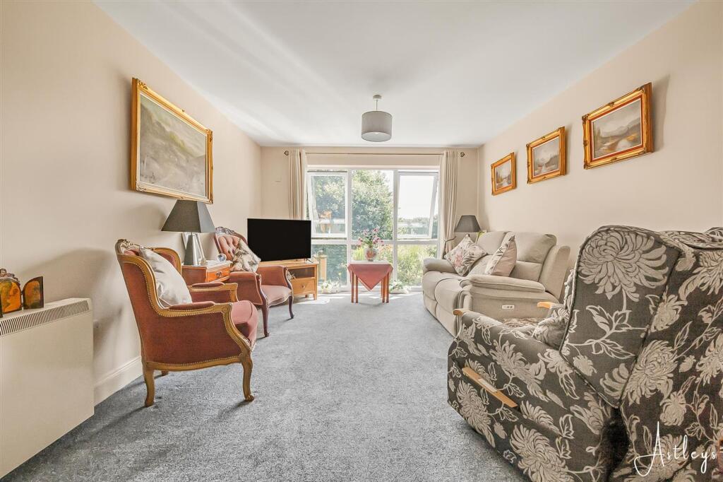 Apartment in Newton, Mayals, Mumbles - More