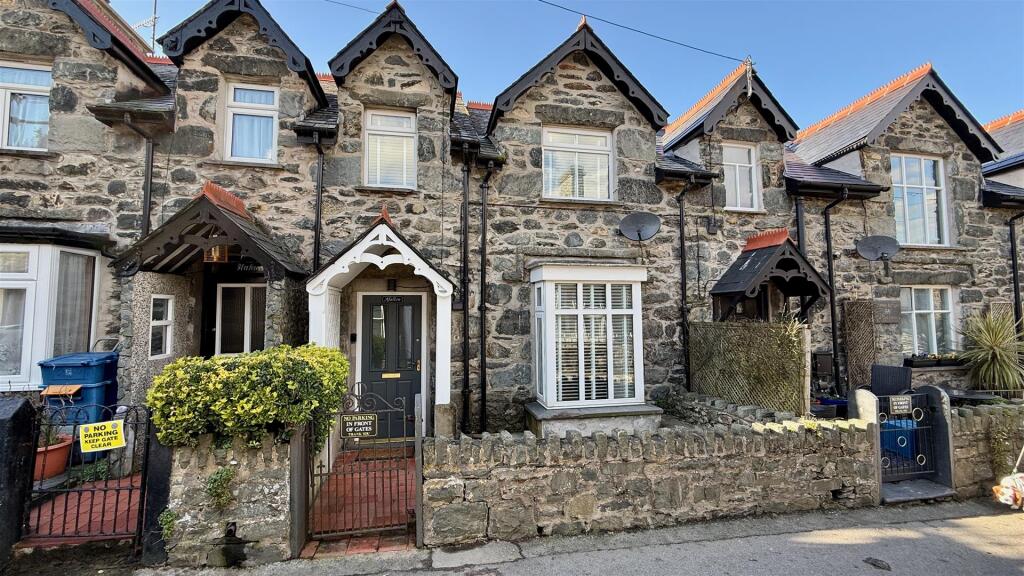 Main image of property: Llanbedr