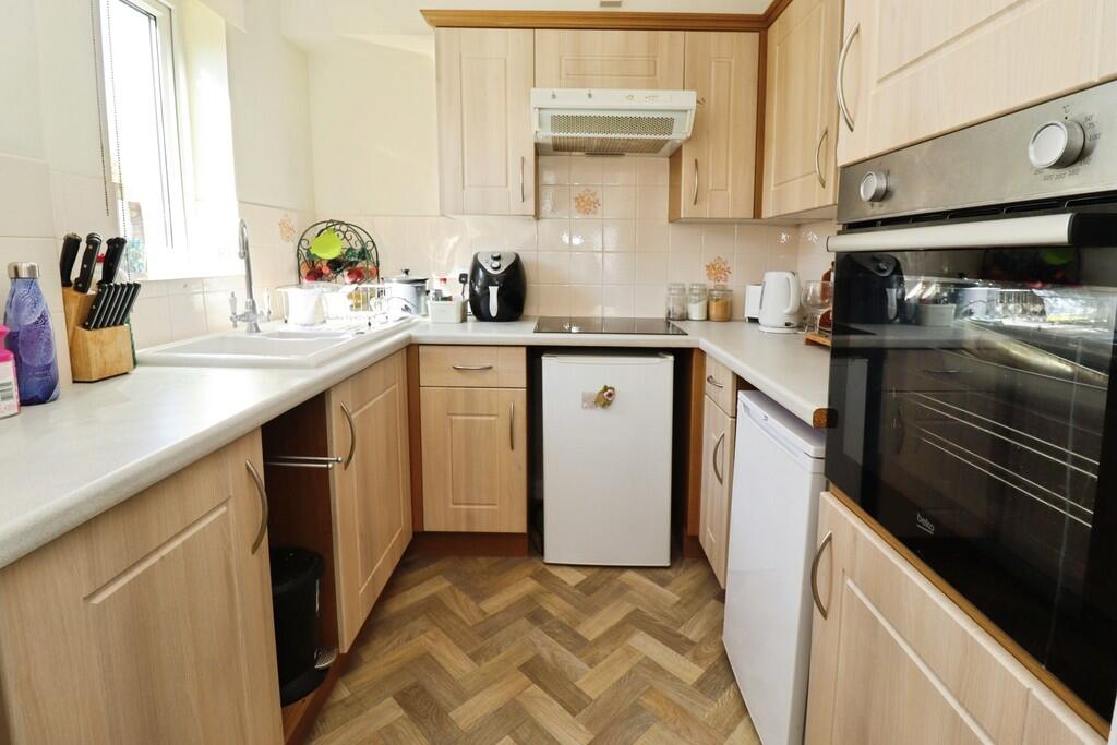 Cabourne Avenue, Lincoln photo 2