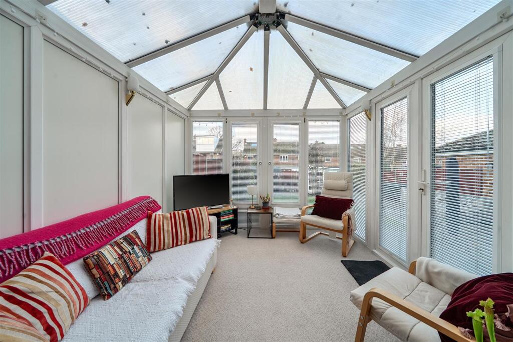 House in Berkshire RG45 6QU, Wokingham Without - View 3