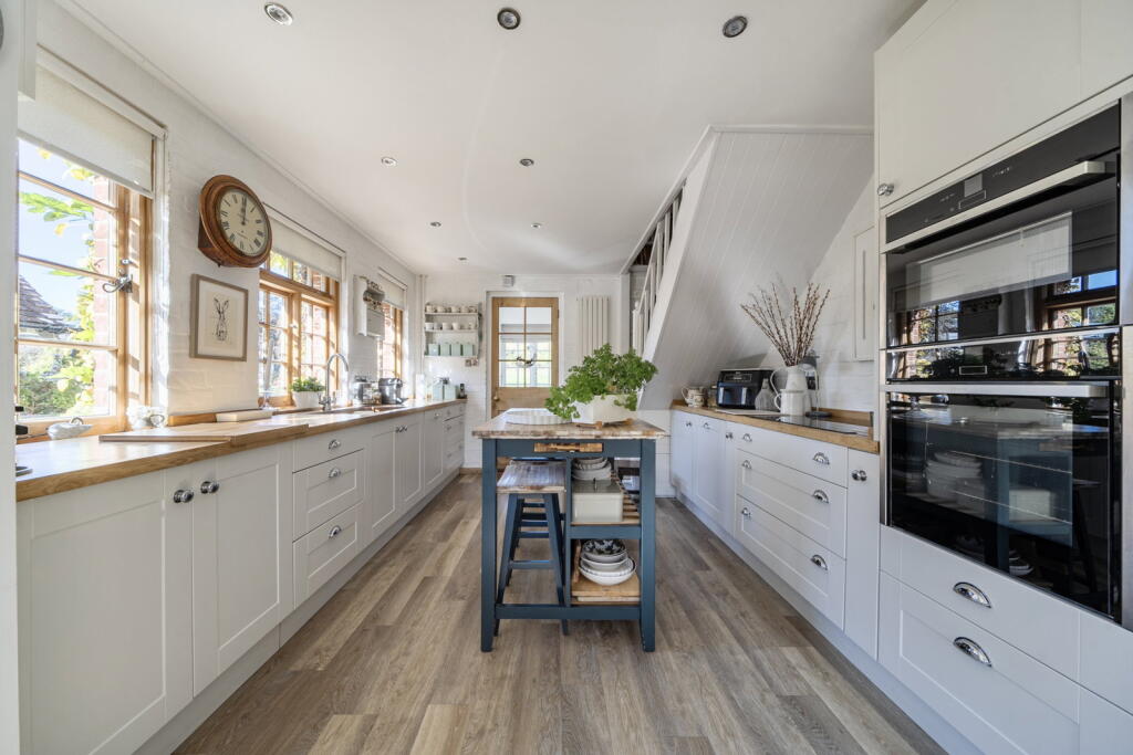 Eridge Road, Eridge Green, Tunbridge Wells, TN3 9LL photo 3