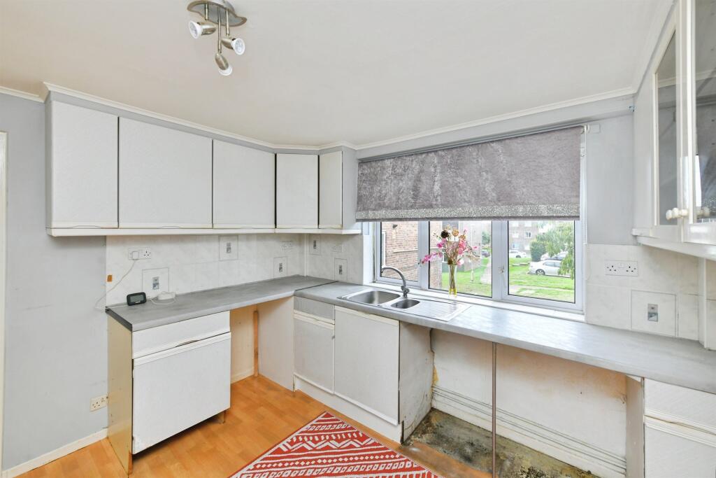 Apartment in Plymouth - More