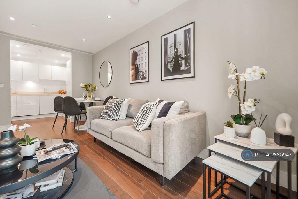Main image of property: Talisman Tower, London, E14
