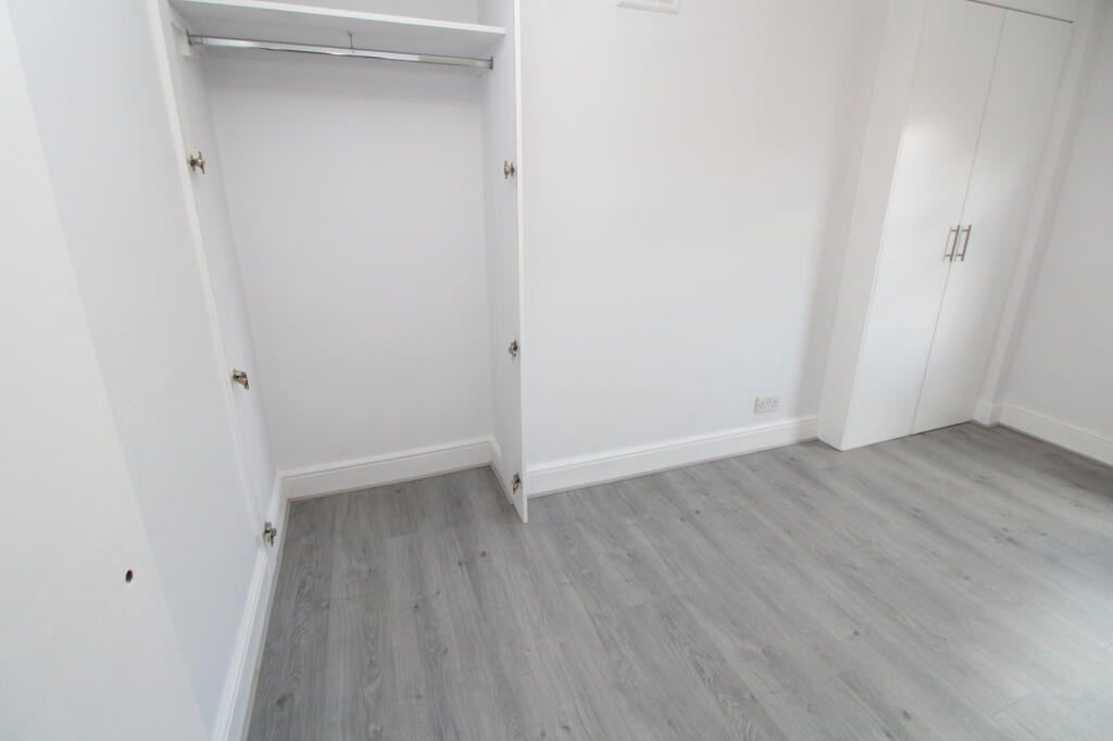 Apartment in London - View 3