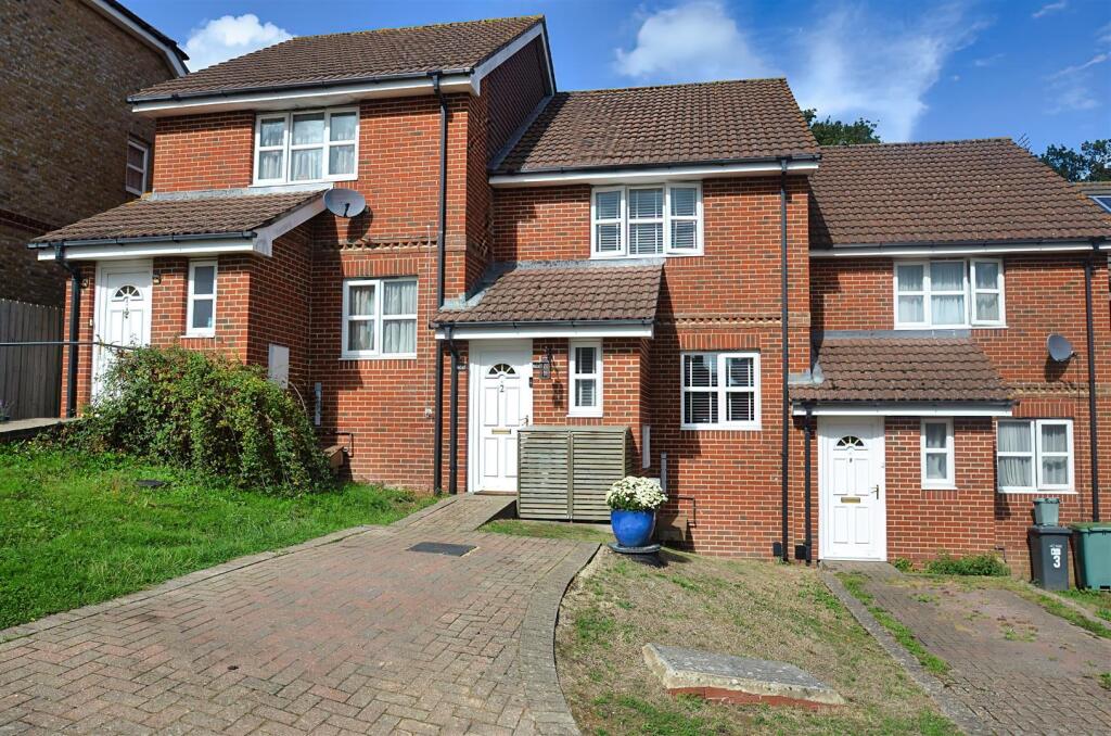 2-bed terraced on Ashey, Ryde, £220,000