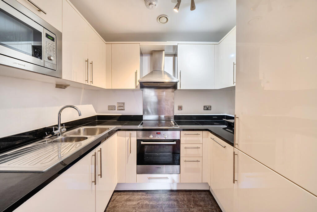 Apartment in London - View 2