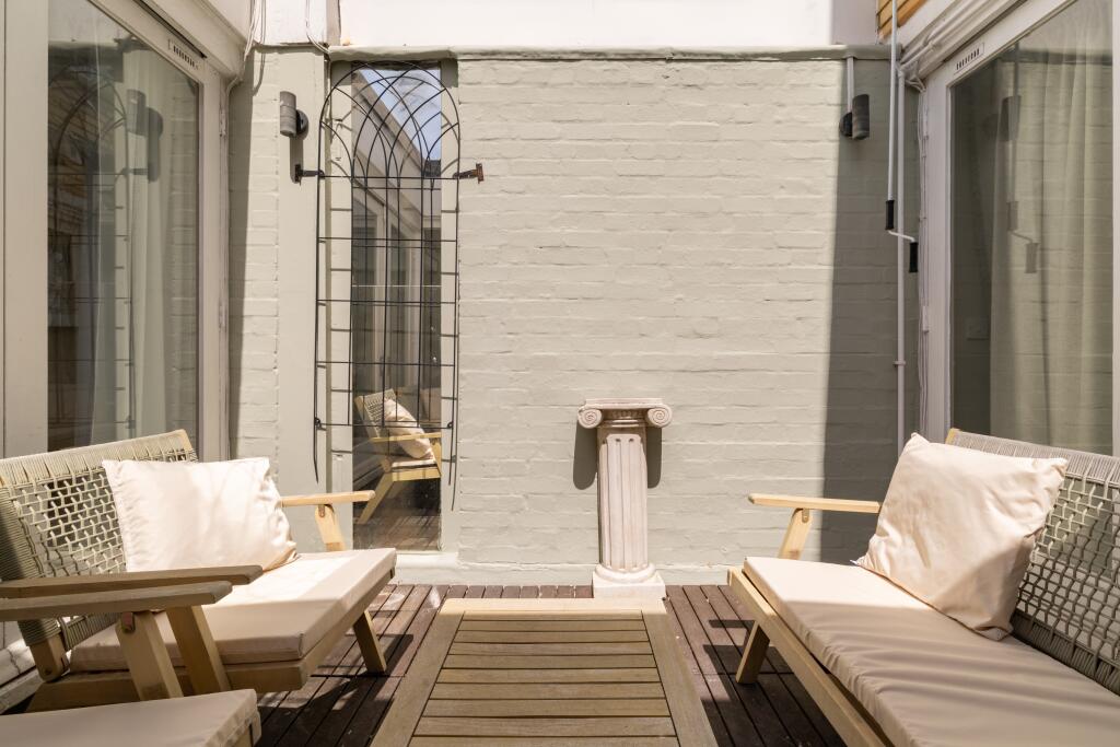 Apartment in London - View 5