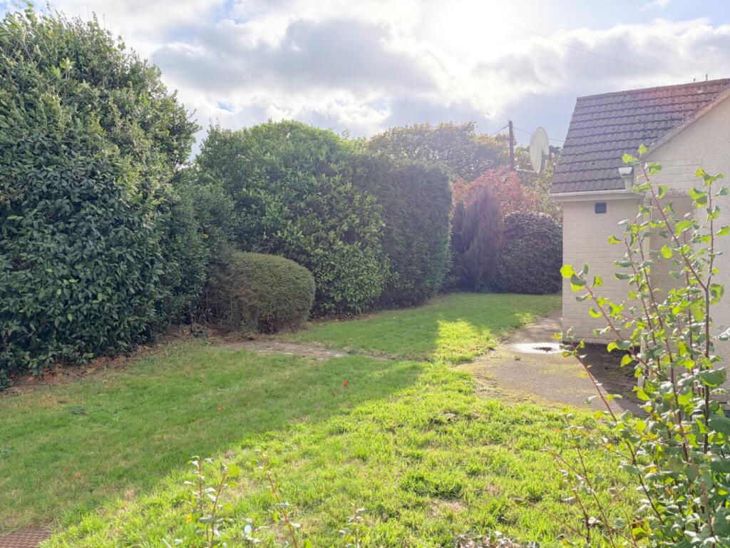 Blackfield Road, Fawley, Southampton, Hampshire, SO45 photo 4