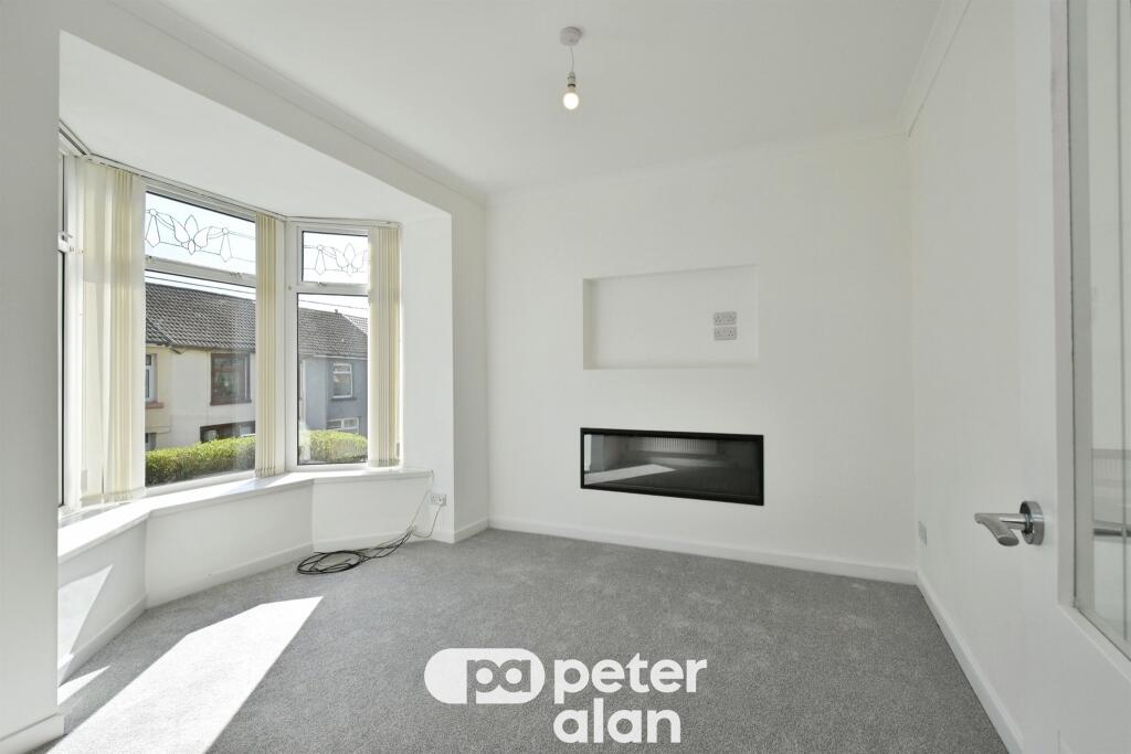 House in Cardiff, Abercynon - View 3