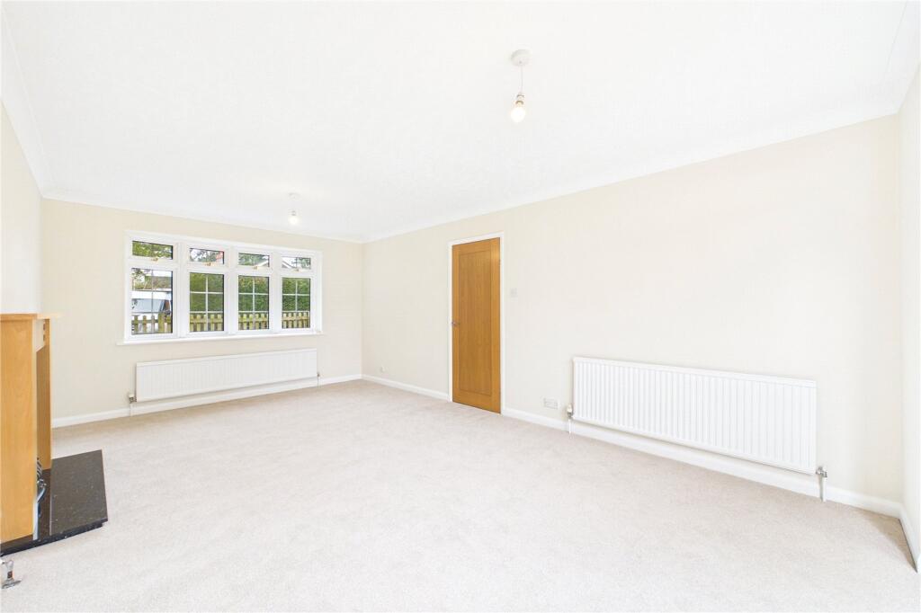 Clappsgate Road, Pamber Heath, Tadley, Hampshire, RG26 photo 4