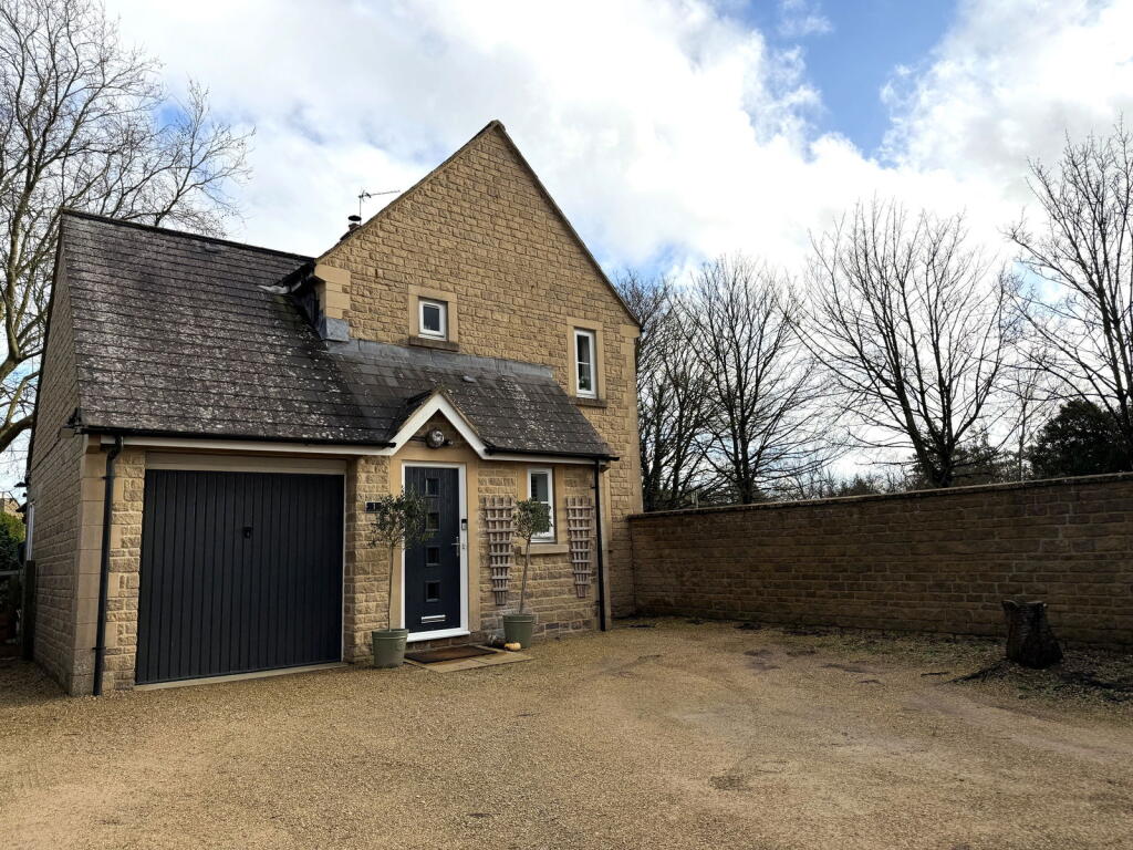 4-bed detached on Westwells Road, Corsham, SN13 9ET, £550,000