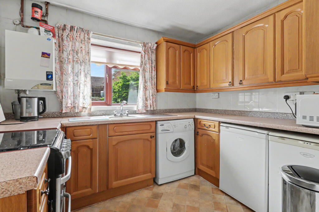 Westbury Lane, Newport Pagnell photo 4