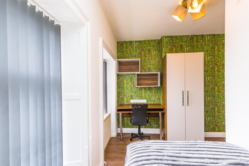 Apartment in Newcastle upon Tyne - View 5