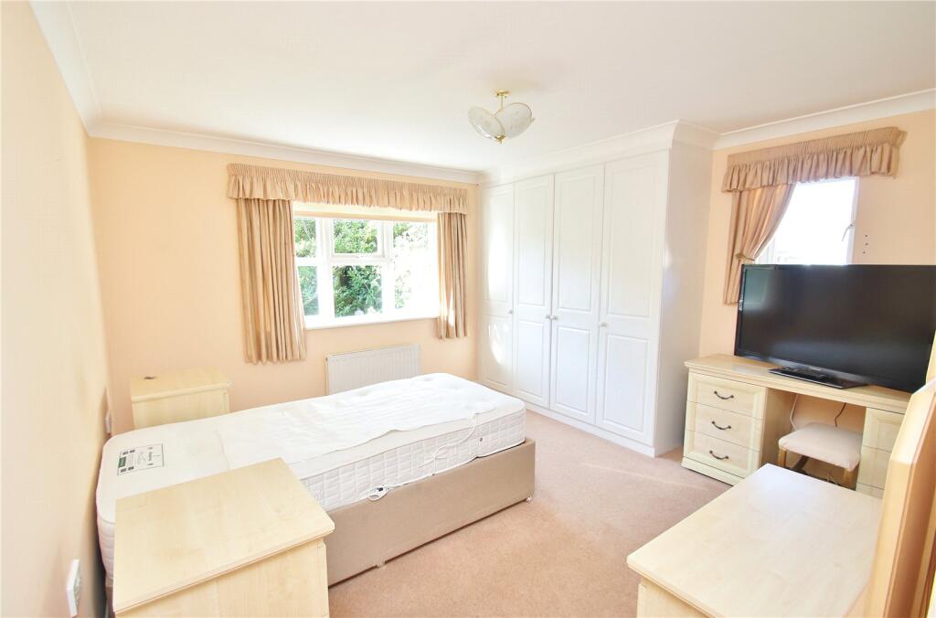 Apartment in Verwood, Dorset - View 5